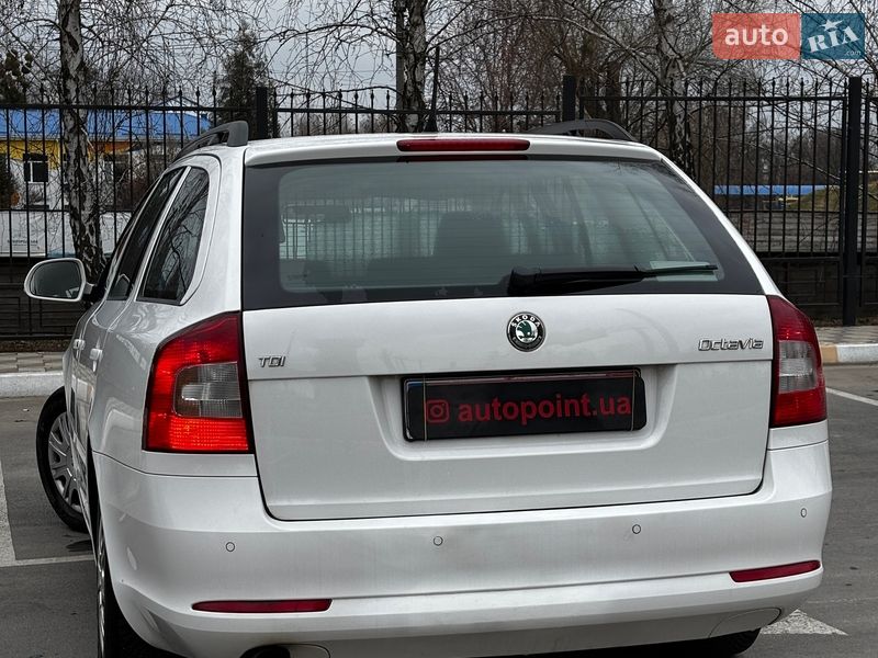 Универсал Skoda Octavia 2012 в Белогородке