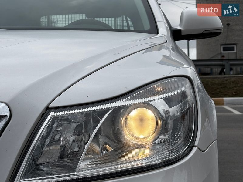 Универсал Skoda Octavia 2012 в Белогородке