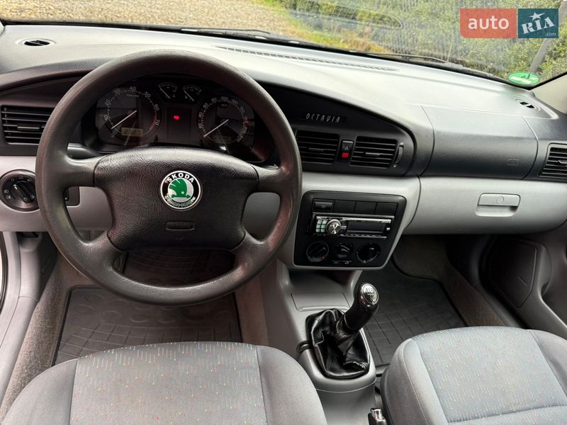 Лифтбек Skoda Octavia 2002 в Львове