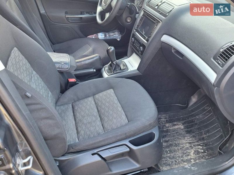 Універсал Skoda Octavia 2010 в Луцьку