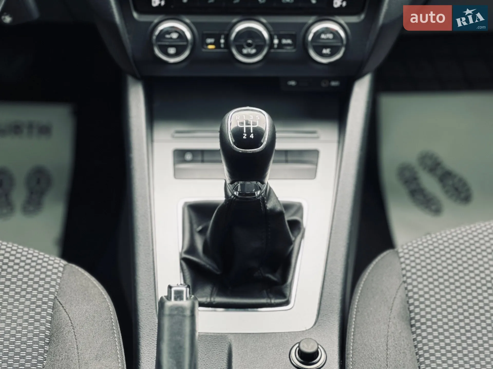 2014 Skoda Octavia - мініатюра 38