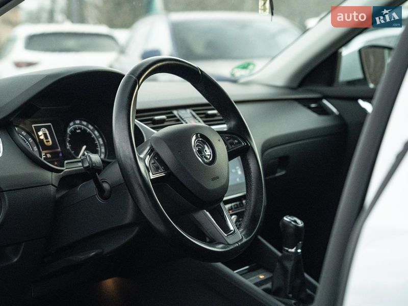 Універсал Skoda Octavia 2018 в Чернівцях