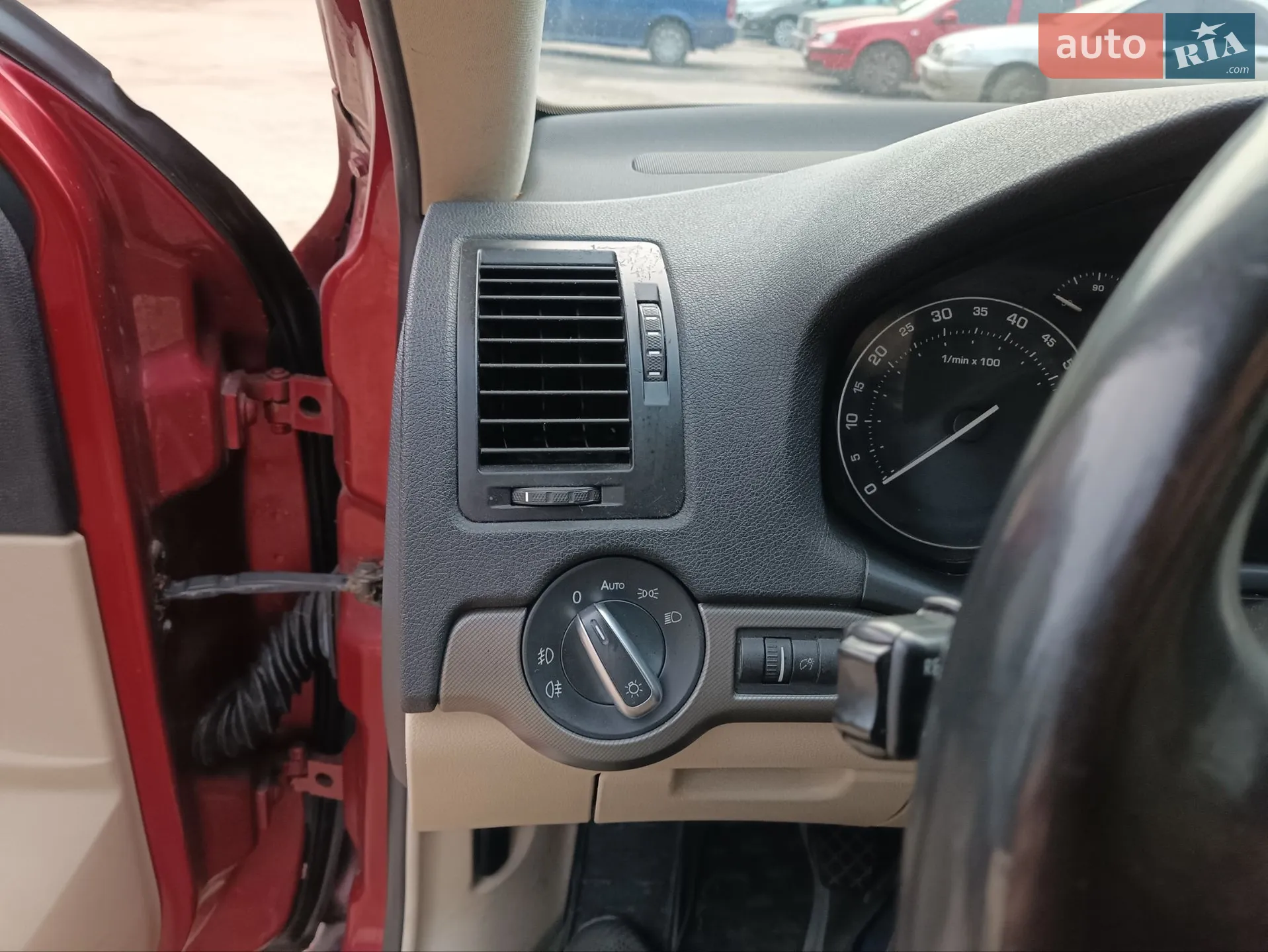 Skoda Octavia 2004 VIN TMBBB61Z352019589 фото оголошення 5 з 14
