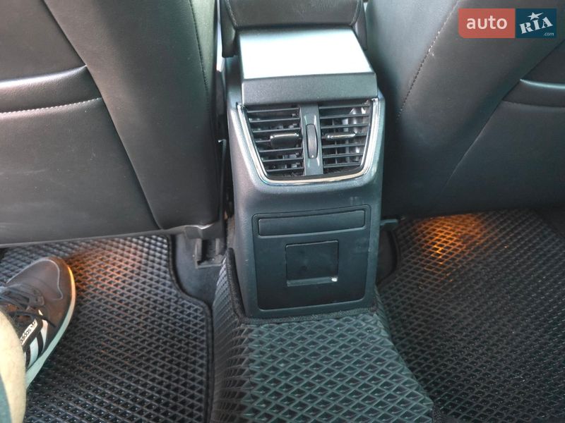 Універсал Skoda Octavia 2014 в Звягелі