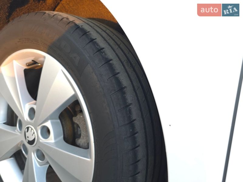 Універсал Skoda Octavia 2014 в Звягелі