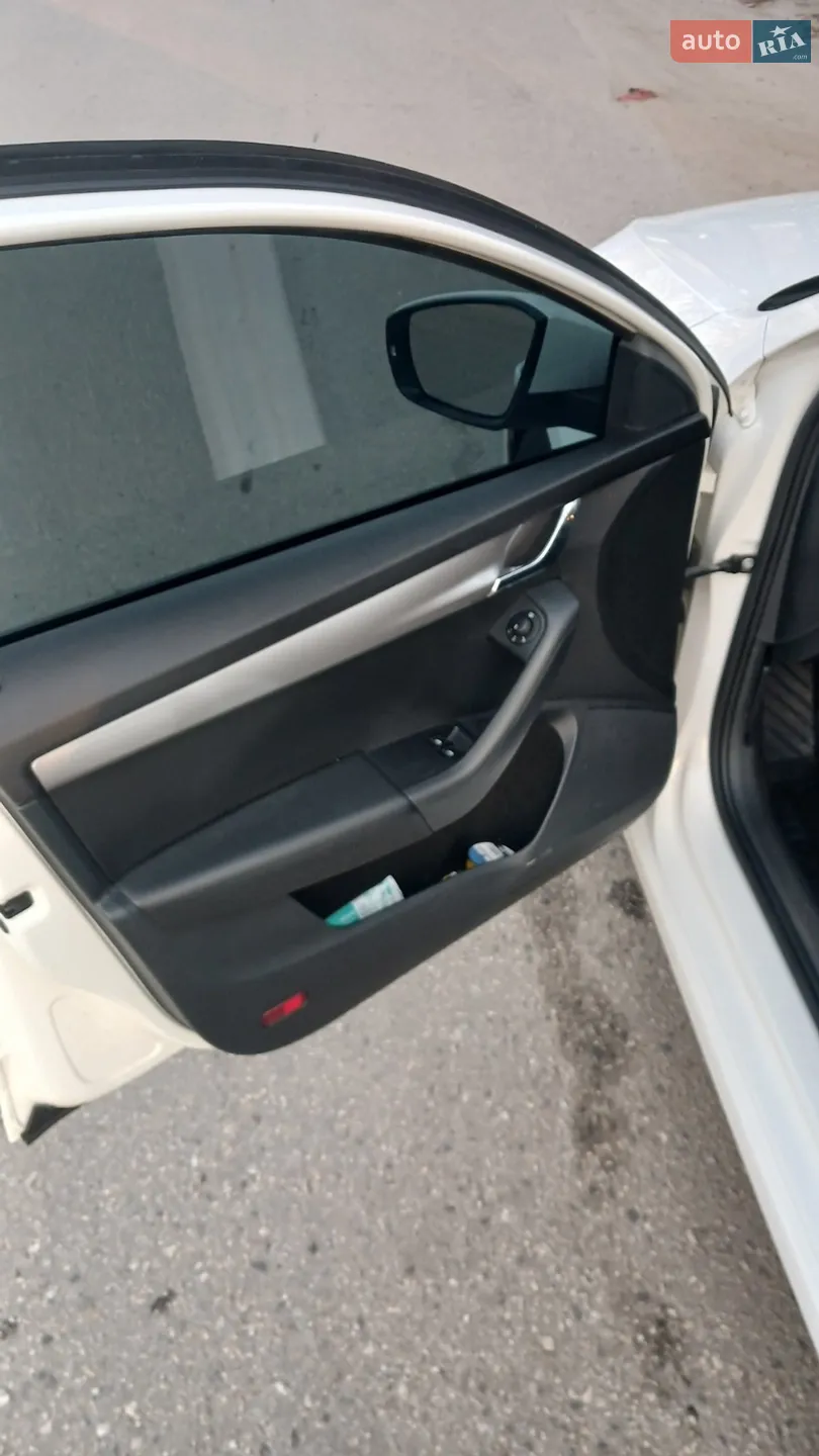 2019 Skoda Octavia - мініатюра 27