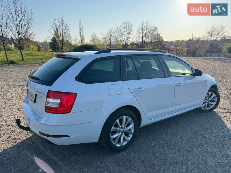 Універсал Skoda Octavia 2019 в Ужгороді