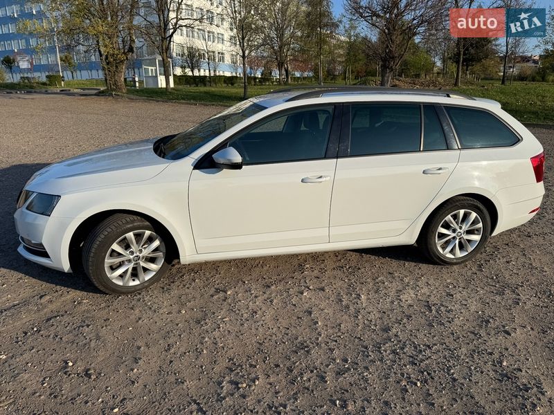 Універсал Skoda Octavia 2019 в Ужгороді