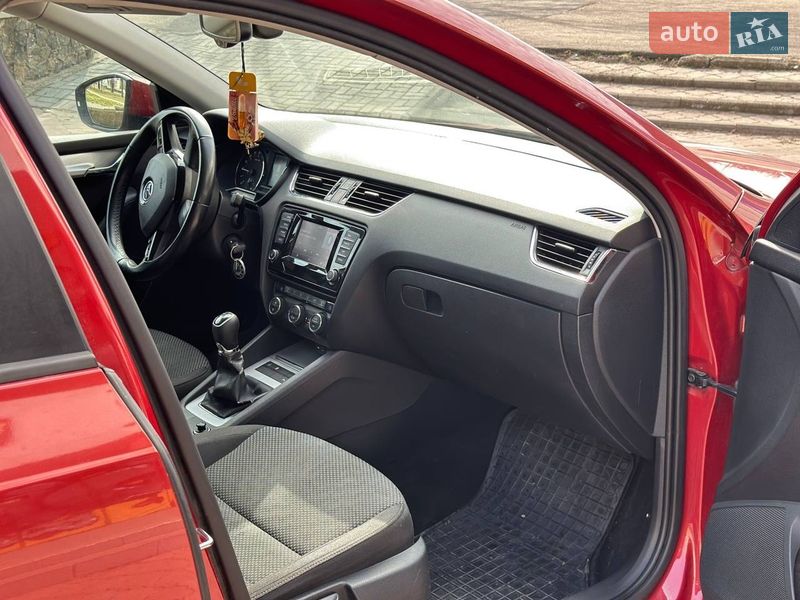 Універсал Skoda Octavia 2014 в Миколаєві