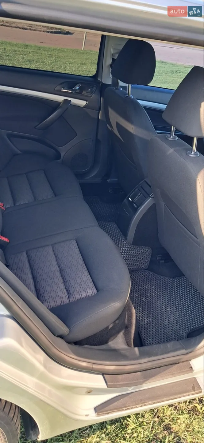 2010 Skoda Octavia - мініатюра 3