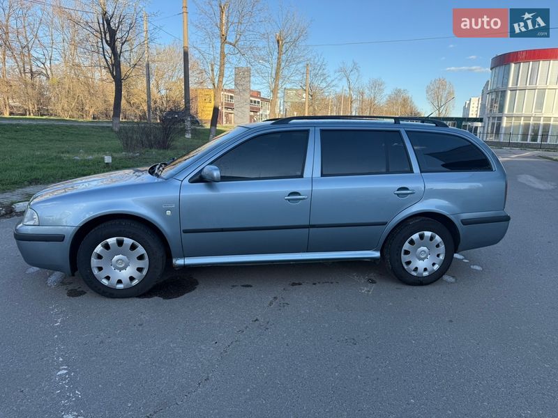 Універсал Skoda Octavia 2003 в Харкові