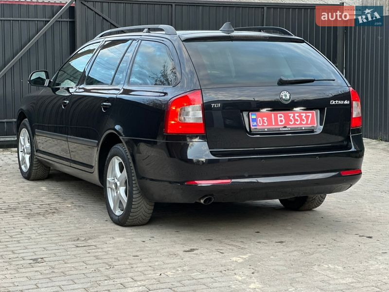 Універсал Skoda Octavia 2012 в Сарнах