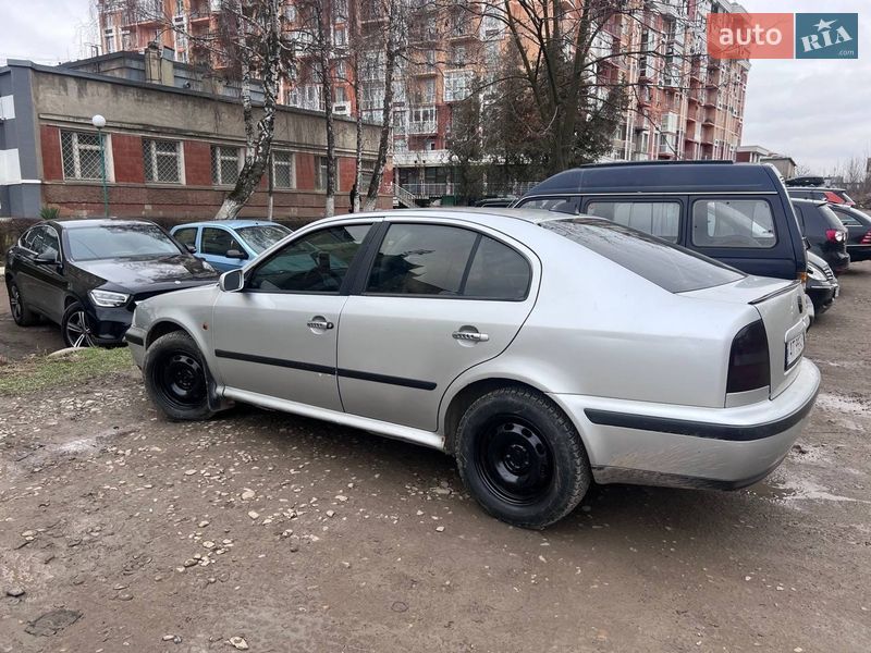 Лифтбек Skoda Octavia 2000 в Черновцах