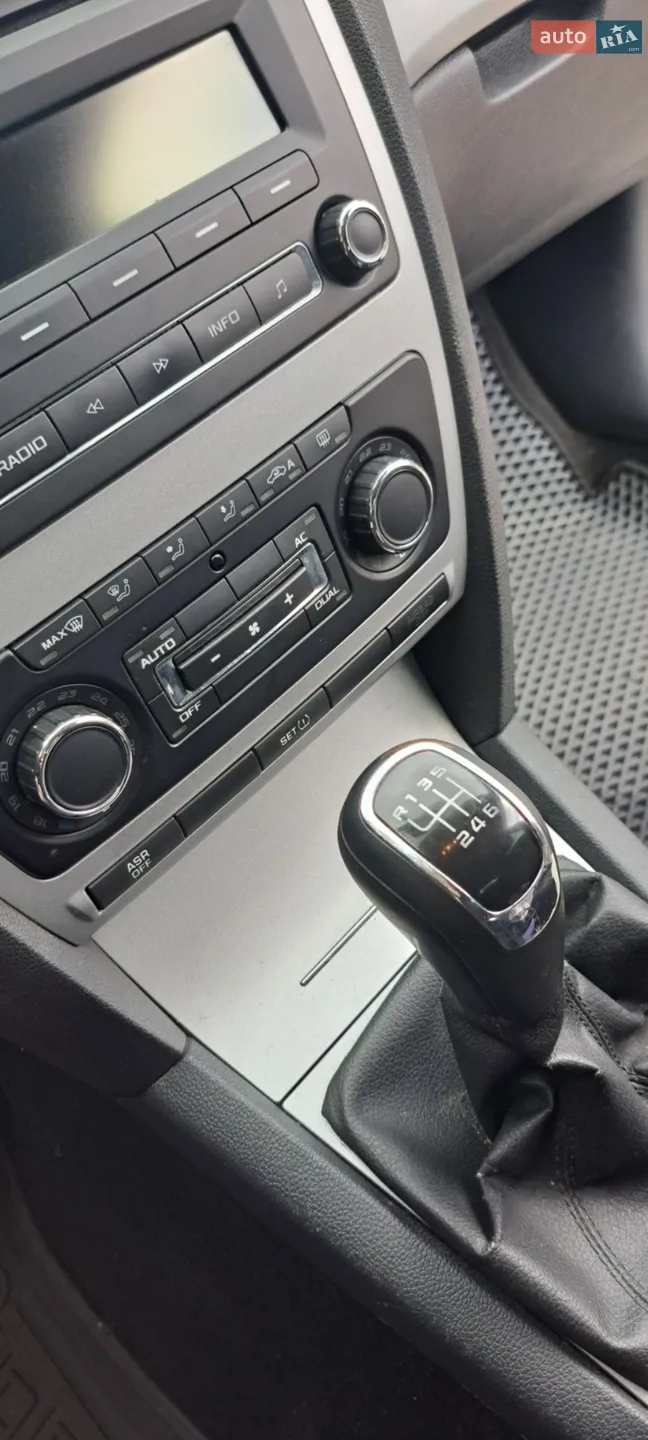 2012 Skoda Octavia - мініатюра 2