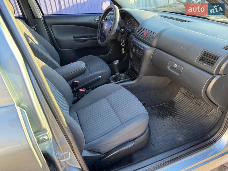 Ліфтбек Skoda Octavia 2004 в Дніпрі