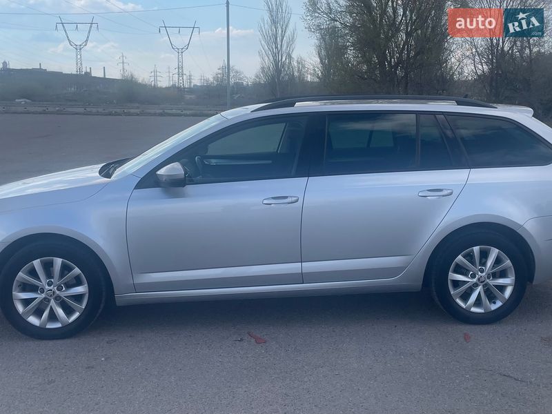 Універсал Skoda Octavia 2020 в Дніпрі