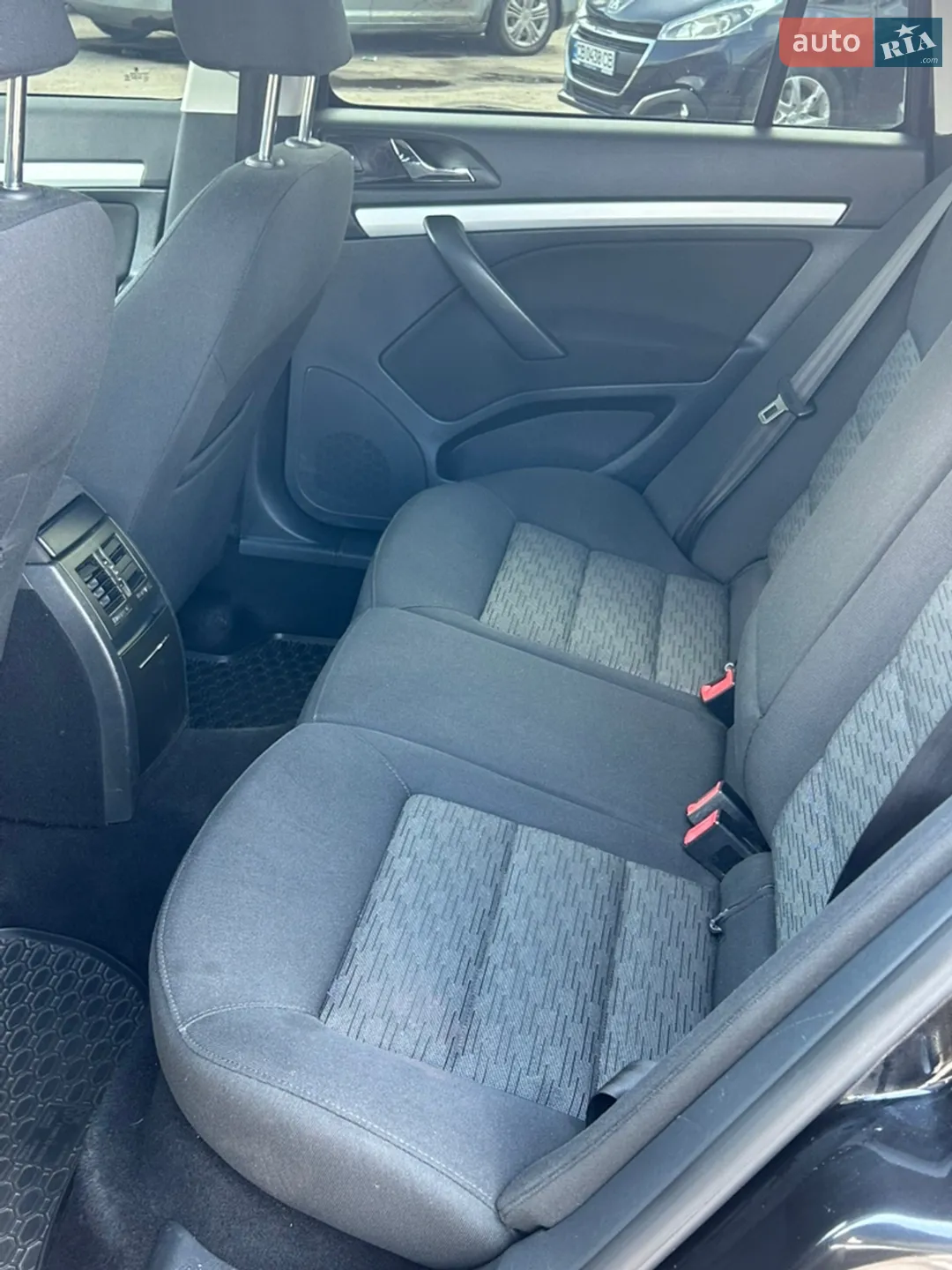 2011 Skoda Octavia - мініатюра 18