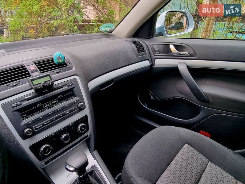 Універсал Skoda Octavia 2009 в Дніпрі