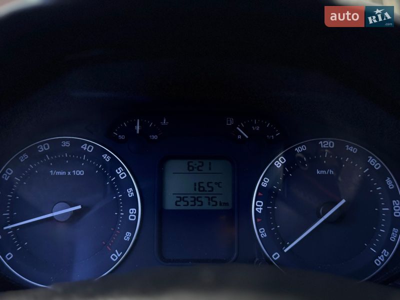 Лифтбек Skoda Octavia 2006 в Николаеве