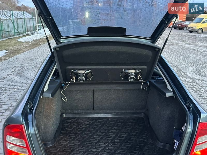Лифтбек Skoda Octavia 2005 в Казатине