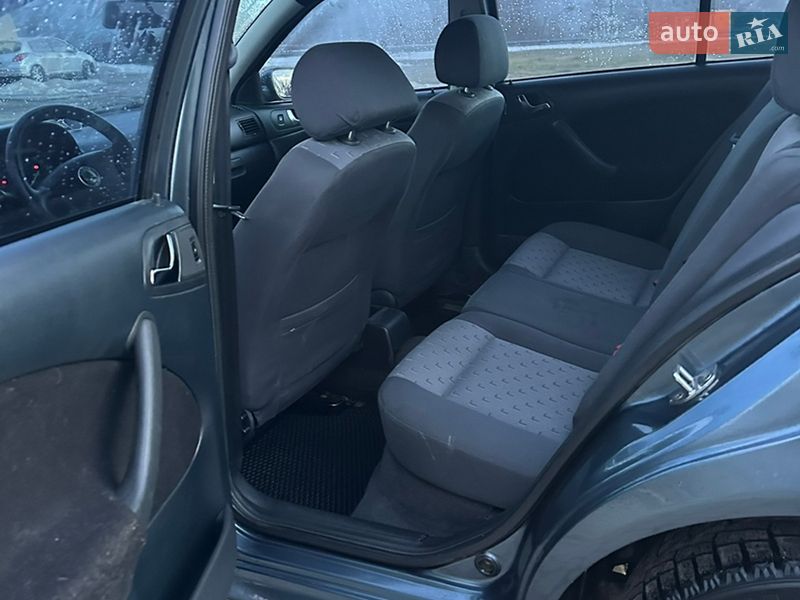 Лифтбек Skoda Octavia 2005 в Казатине