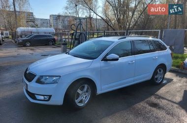 Універсал Skoda Octavia 2015 в Сумах