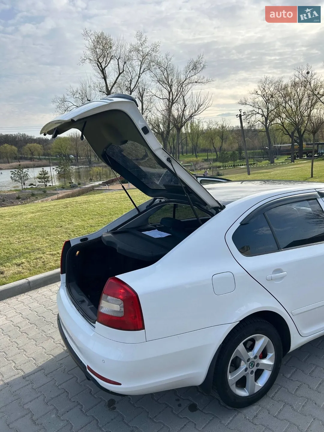 2011 Skoda Octavia - мініатюра 13