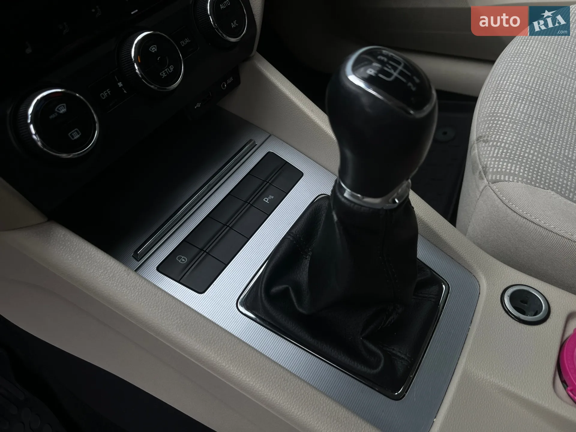 2015 Skoda Octavia - мініатюра 23