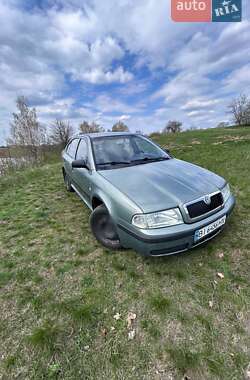 Лифтбек Skoda Octavia 2002 в Хороле