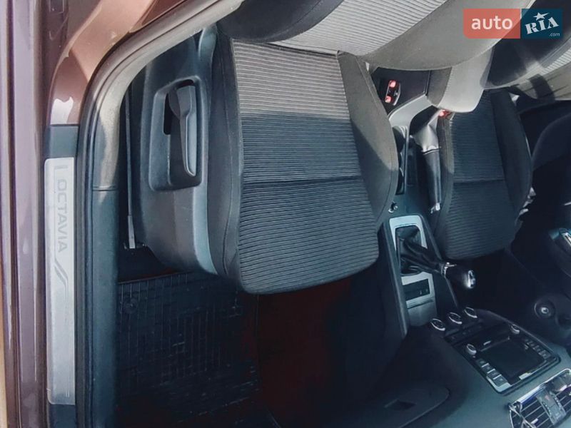 Універсал Skoda Octavia 2014 в Ромнах