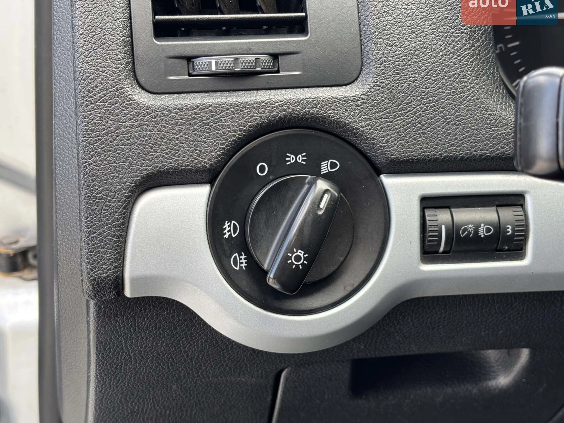 2010 Skoda Octavia - мініатюра 19