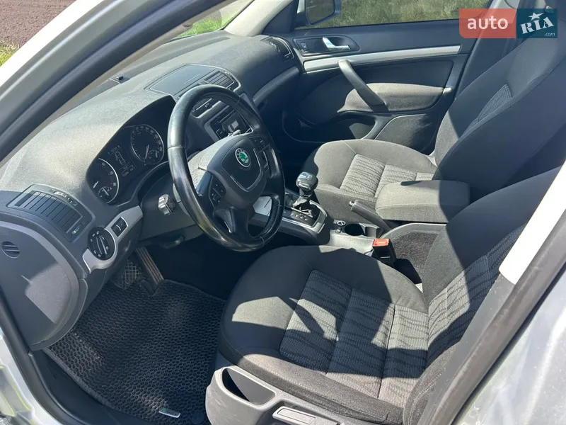 Skoda Octavia 2010 VIN TMBGJ61Z0B8015999 фото оголошення 16 з 63