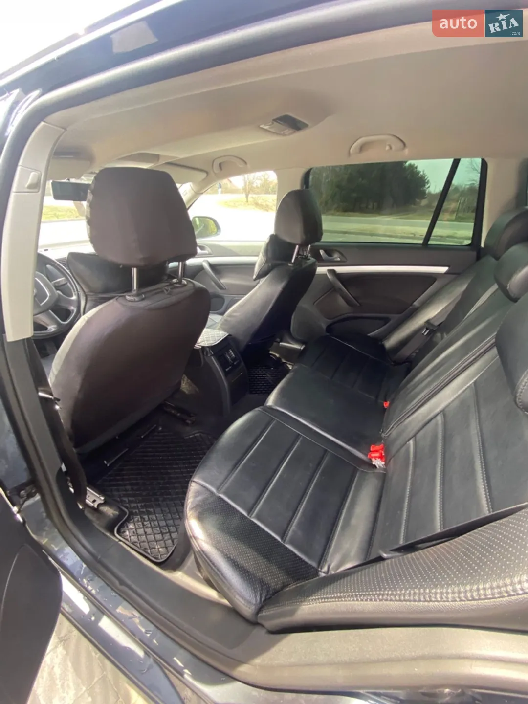2010 Skoda Octavia - мініатюра 8