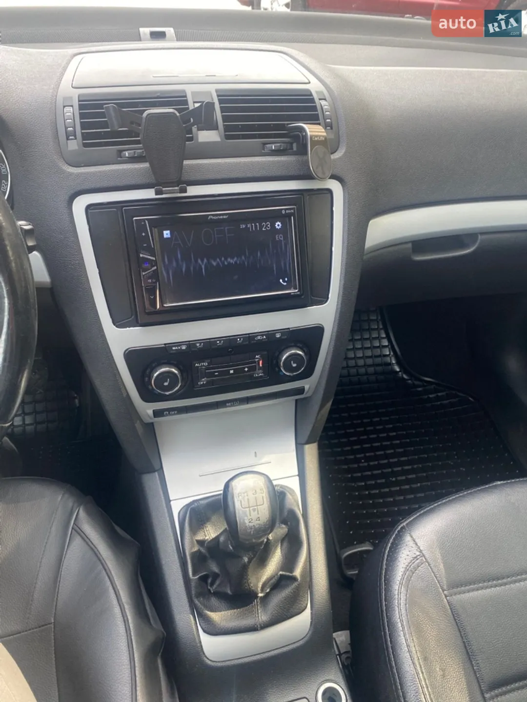 2010 Skoda Octavia - мініатюра 14