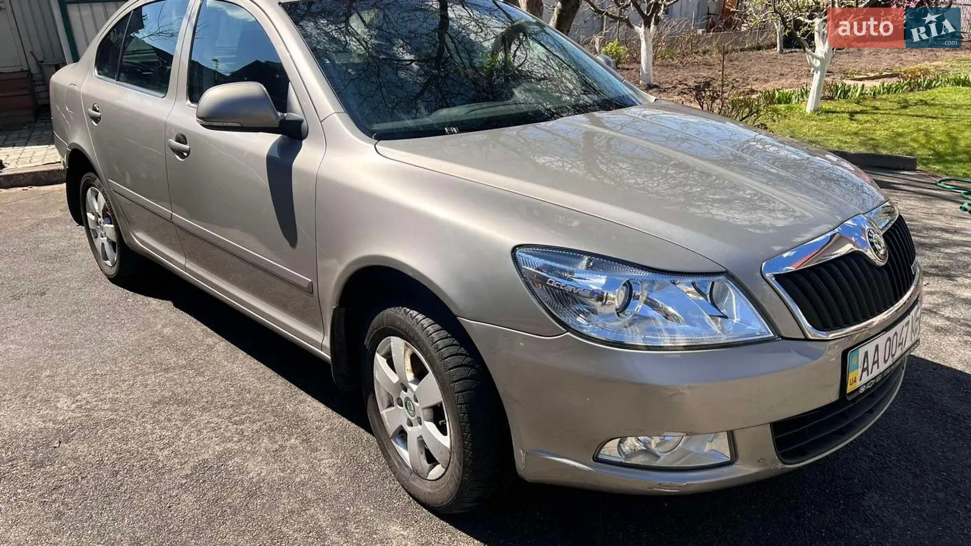 2010 Skoda Octavia - мініатюра 2