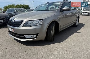 Универсал Skoda Octavia 2015 в Ужгороде