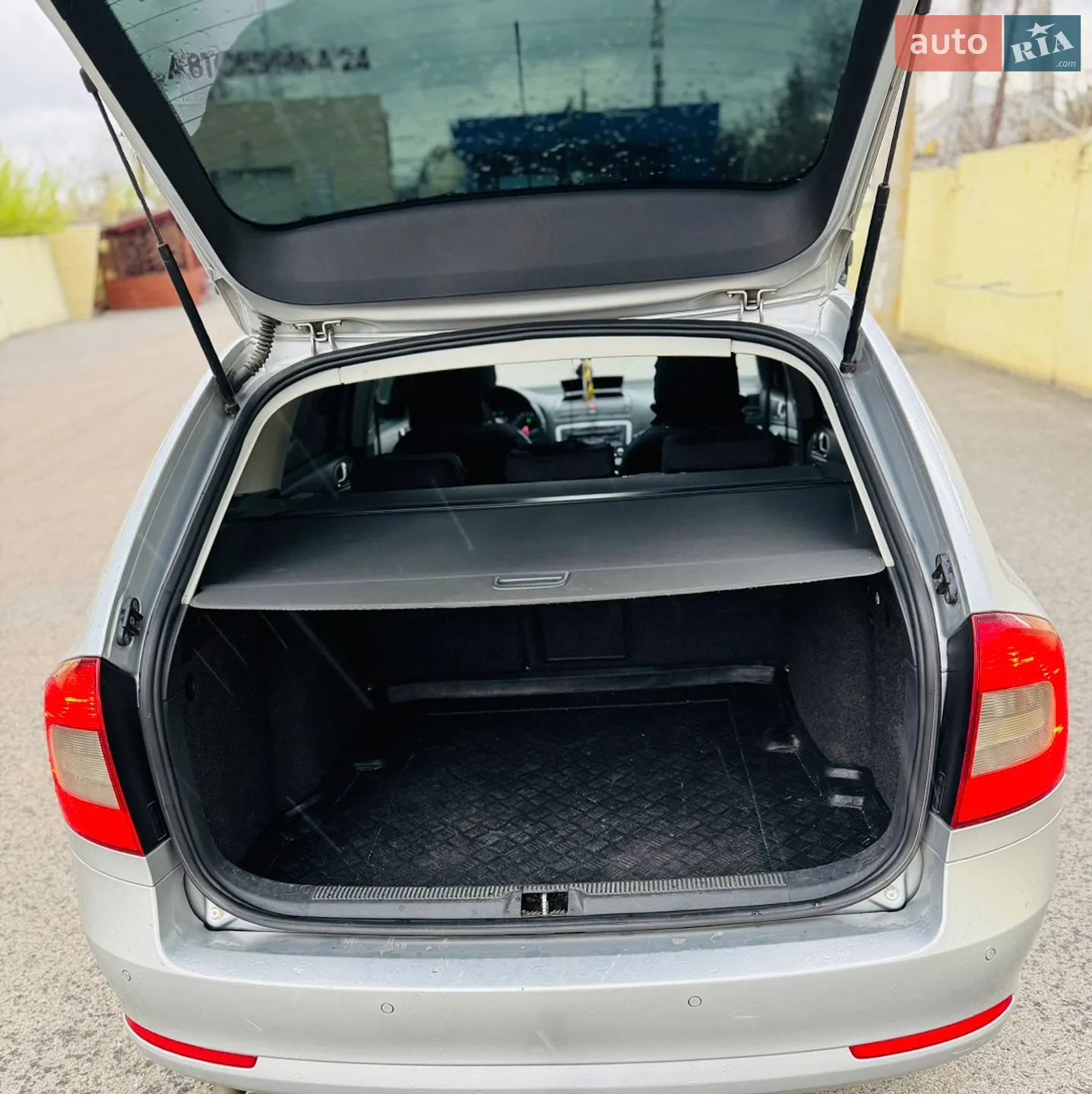 2010 Skoda Octavia - мініатюра 6