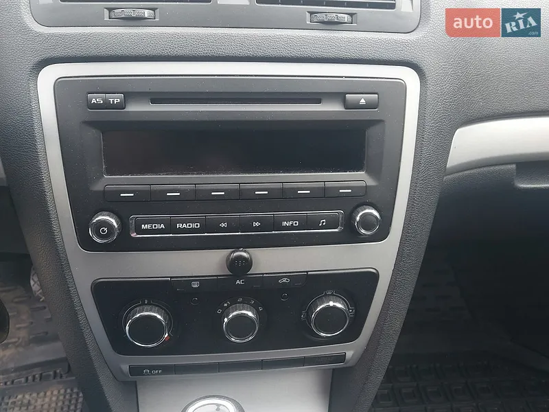Skoda Octavia 2011 VIN TMBHT61Z6C2116483 фото оголошення 10 з 54