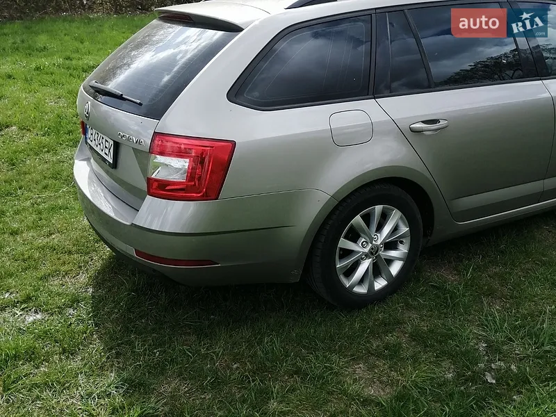 Skoda Octavia 2017 VIN TMBJG9NE2J0036136 фото оголошення 4 з 56