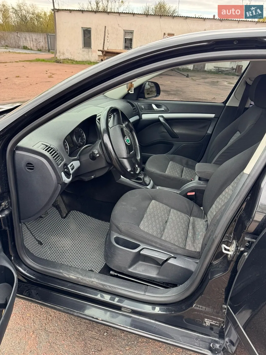 2010 Skoda Octavia - мініатюра 5