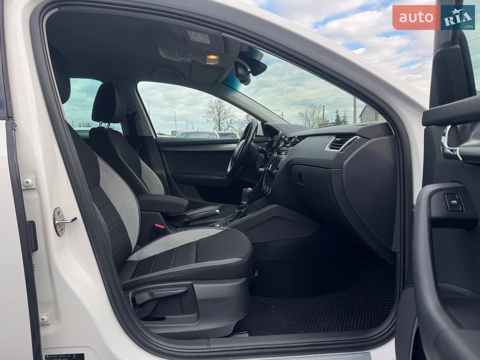 2016 Skoda Octavia - мініатюра 12
