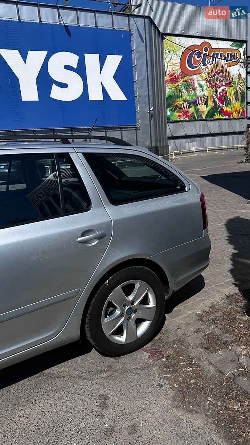 2011 Skoda Octavia - мініатюра 8