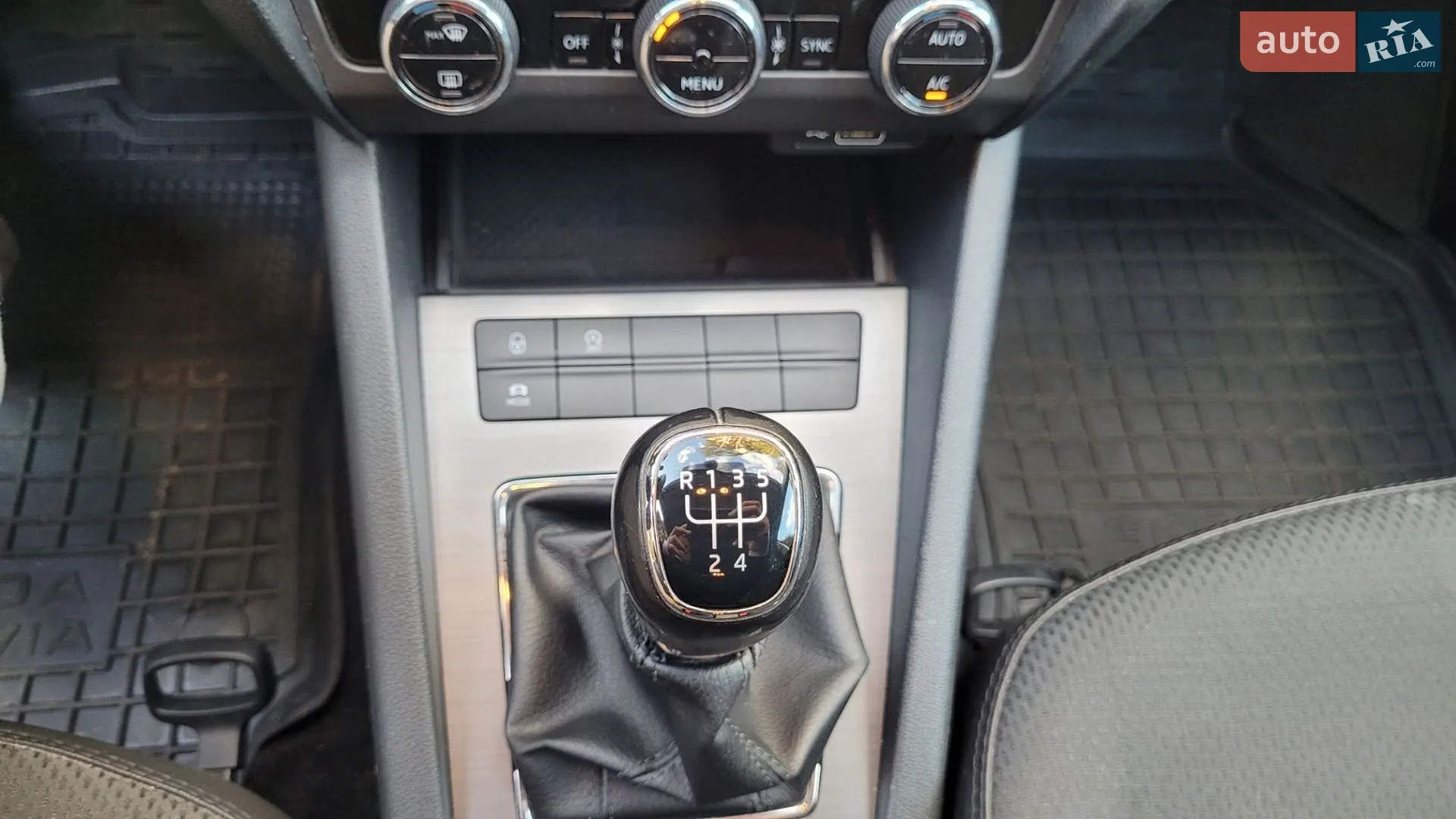 2019 Skoda Octavia - мініатюра 27