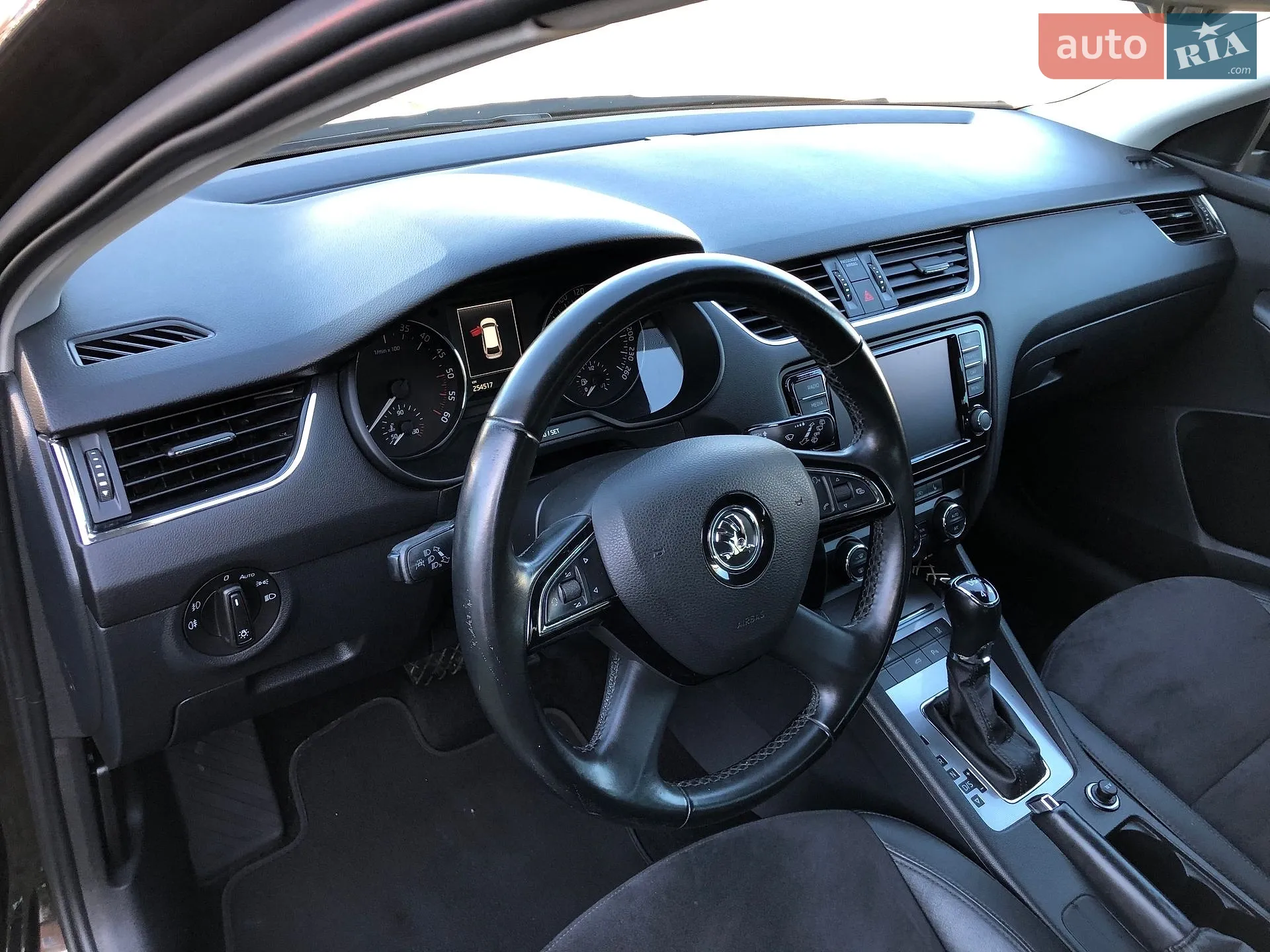 2015 Skoda Octavia - мініатюра 23