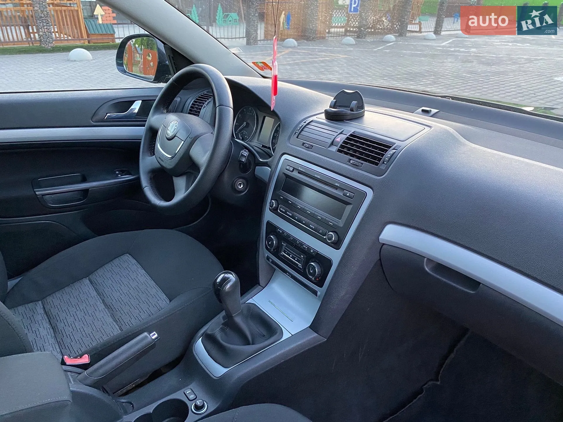 2010 Skoda Octavia - мініатюра 8