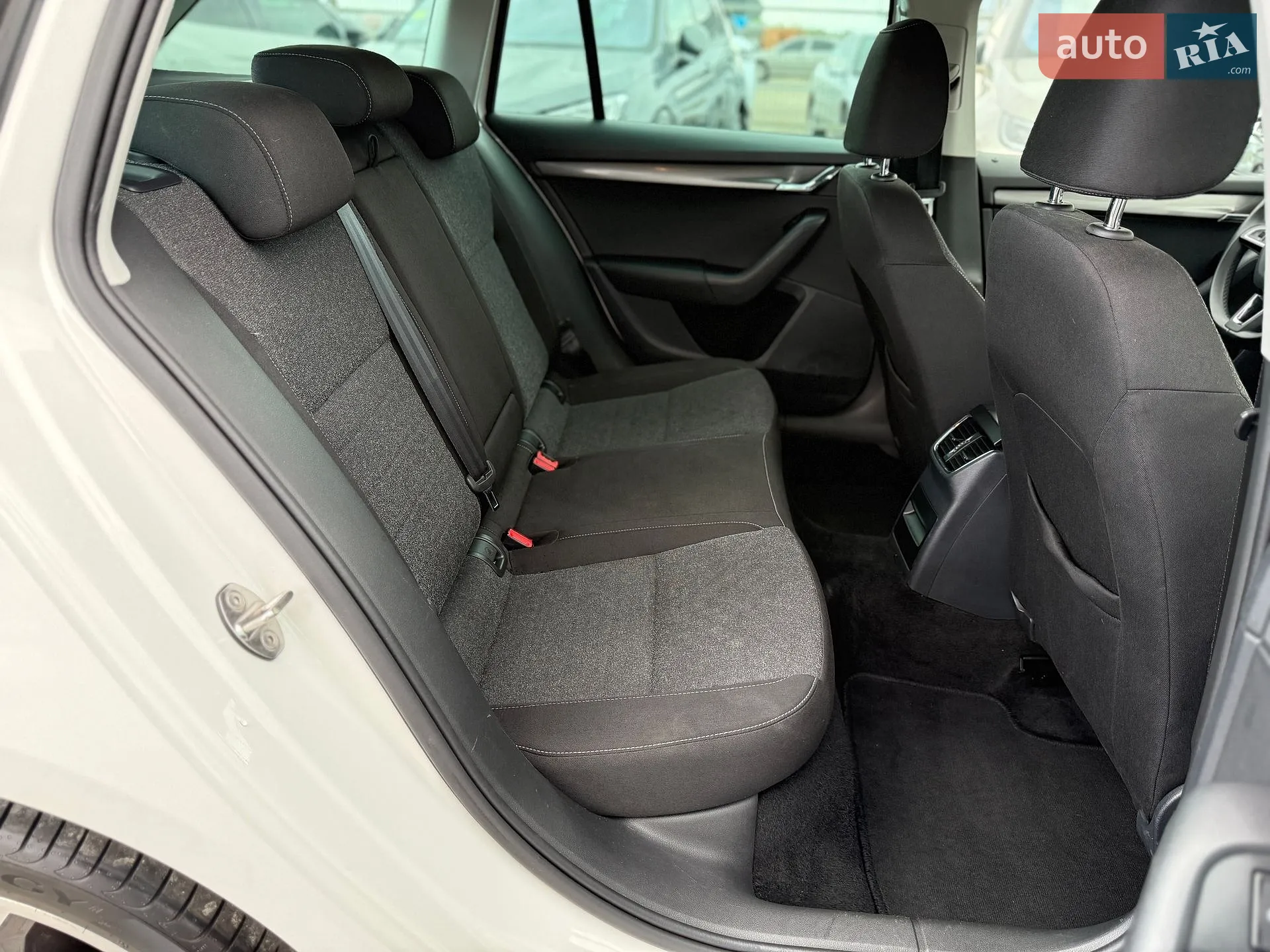 2019 Skoda Octavia - мініатюра 8
