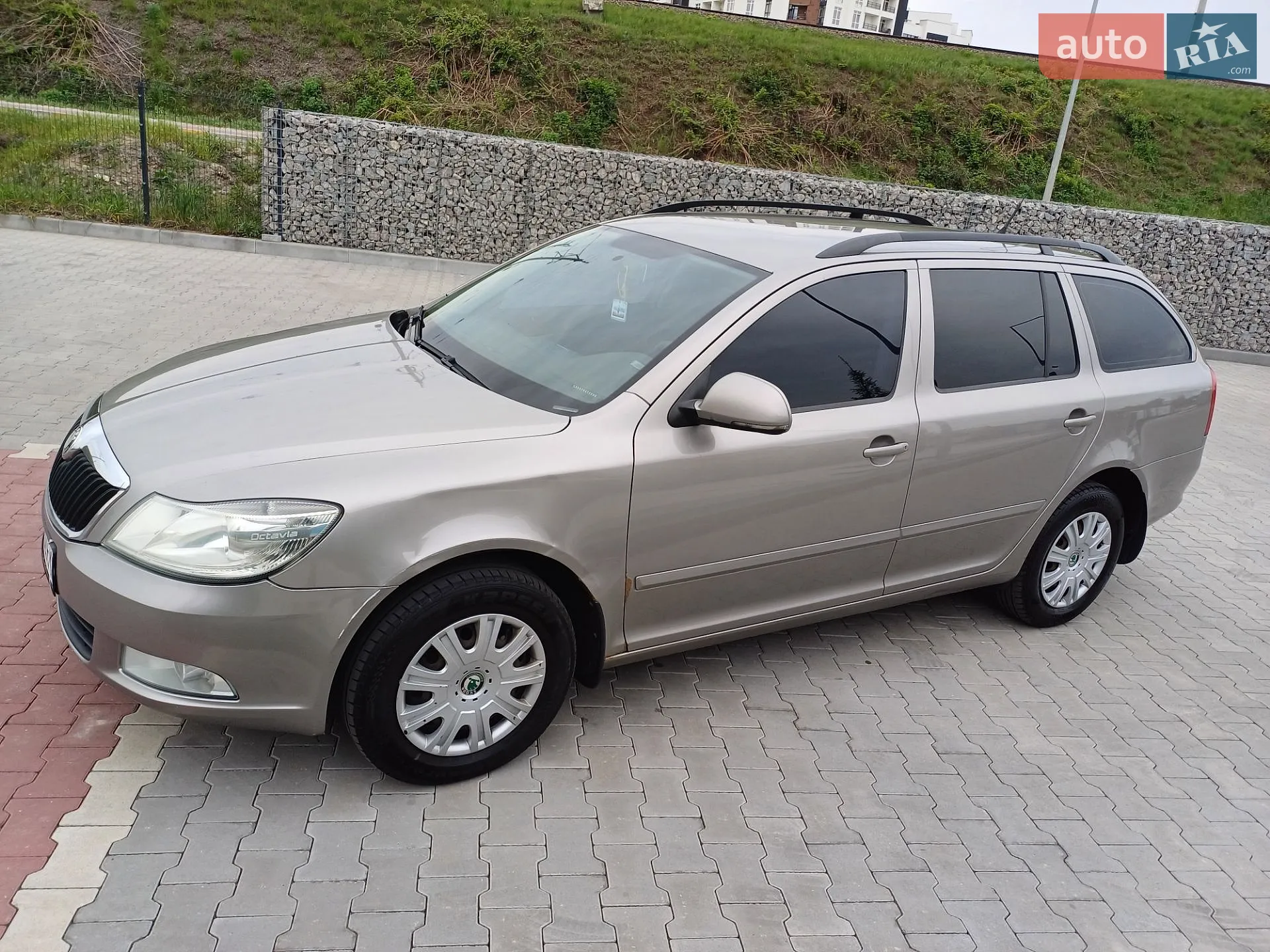 2010 Skoda Octavia - мініатюра 12