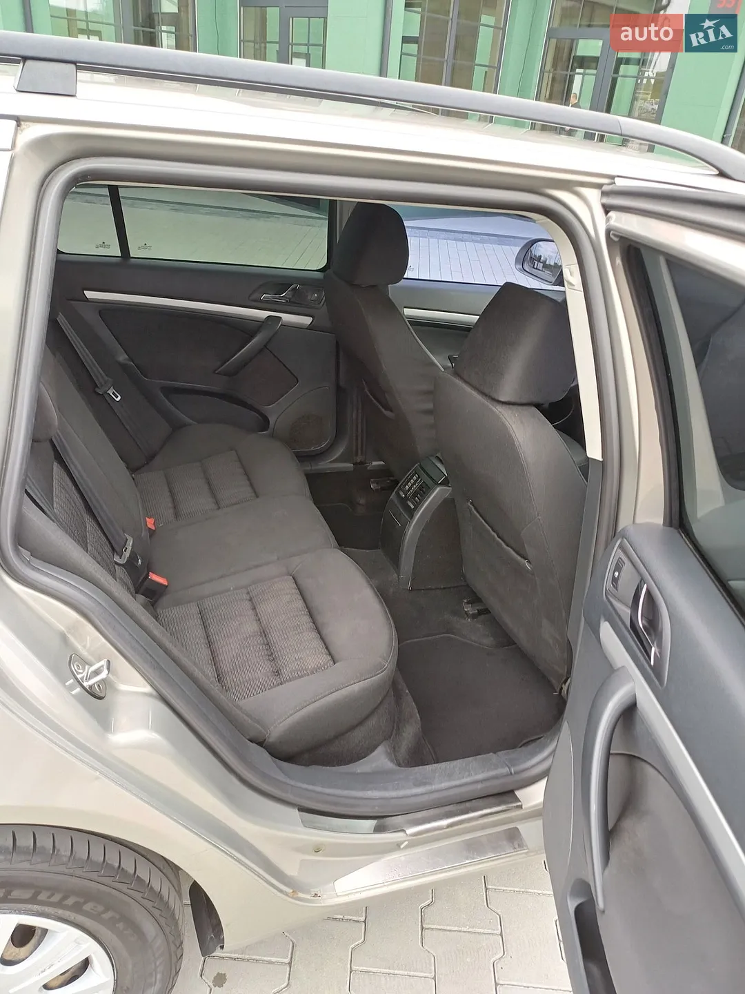 2010 Skoda Octavia - мініатюра 23