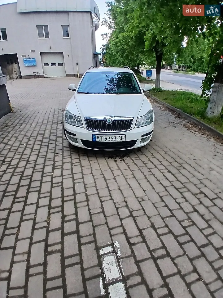 2010 Skoda Octavia - мініатюра 35