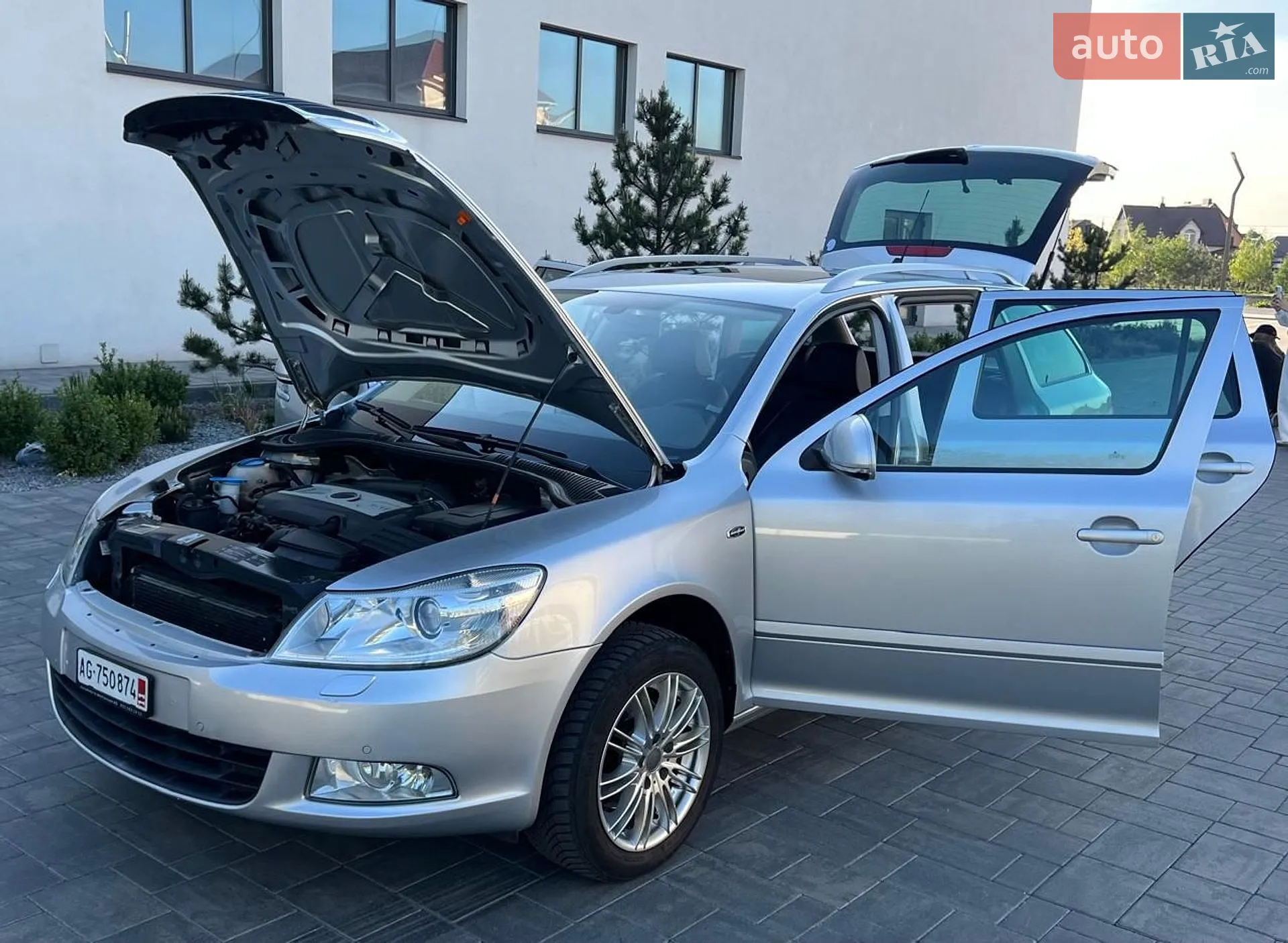 2010 Skoda Octavia - мініатюра 121